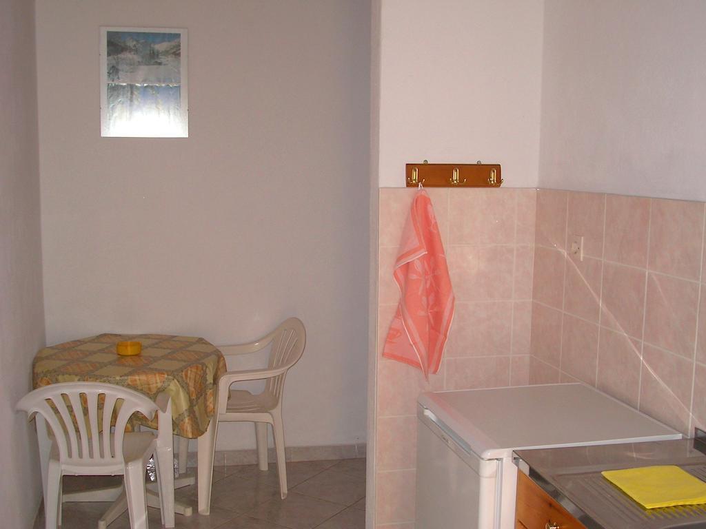 Apartments Ziogas Paralía Skotínis Camera foto